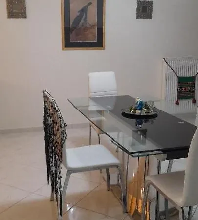 شقة Lititsia